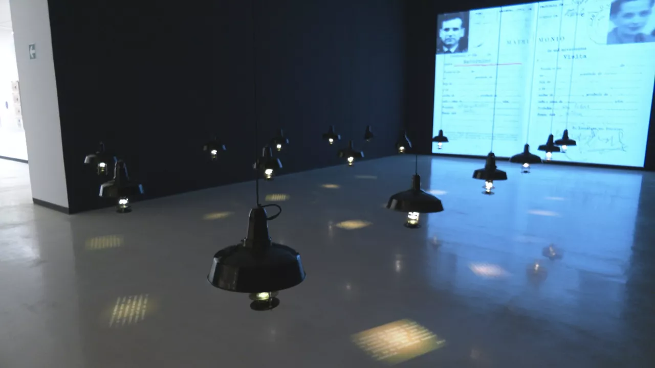 Un modo de hacer generativo (Egikera sortzaile bat)  Marisa Gonzalez artistaren erakusketa Azkuna Zentroan