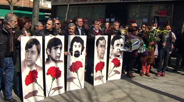 1976ko martxoaren 3an Gasteizen hildako langileei omenaldia. Artxiboko irudia. EFE.