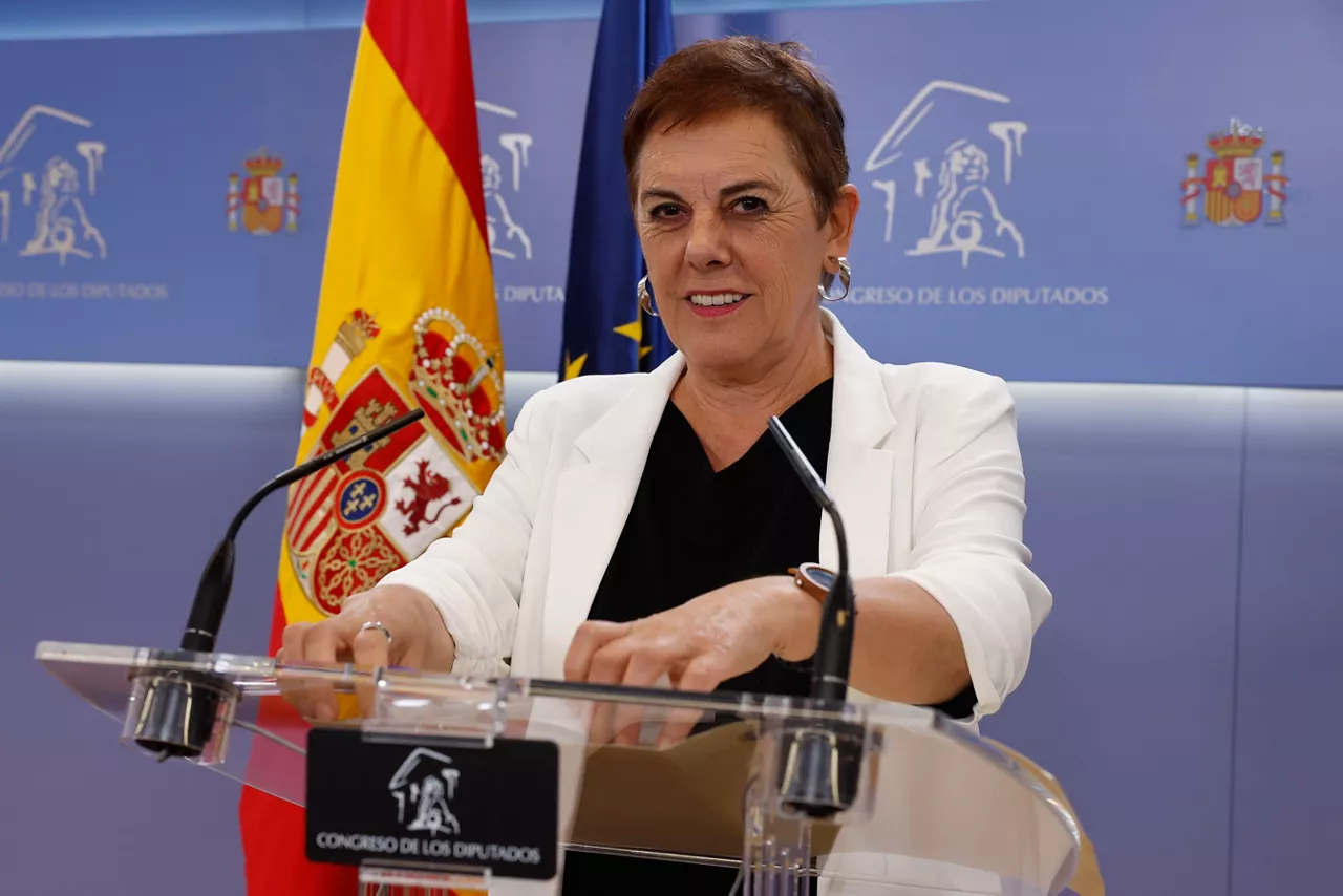 MADRID, 07/10/2025.- La portavoz parlamentaria de EH Bildu, Mertxe Aizpurua, durante la rueda de prensa que ha ofrecido este martes en el Congreso que acoge reunión de la Mesa y de la Junta de Portavoces. EFE/ JJ Guillén
