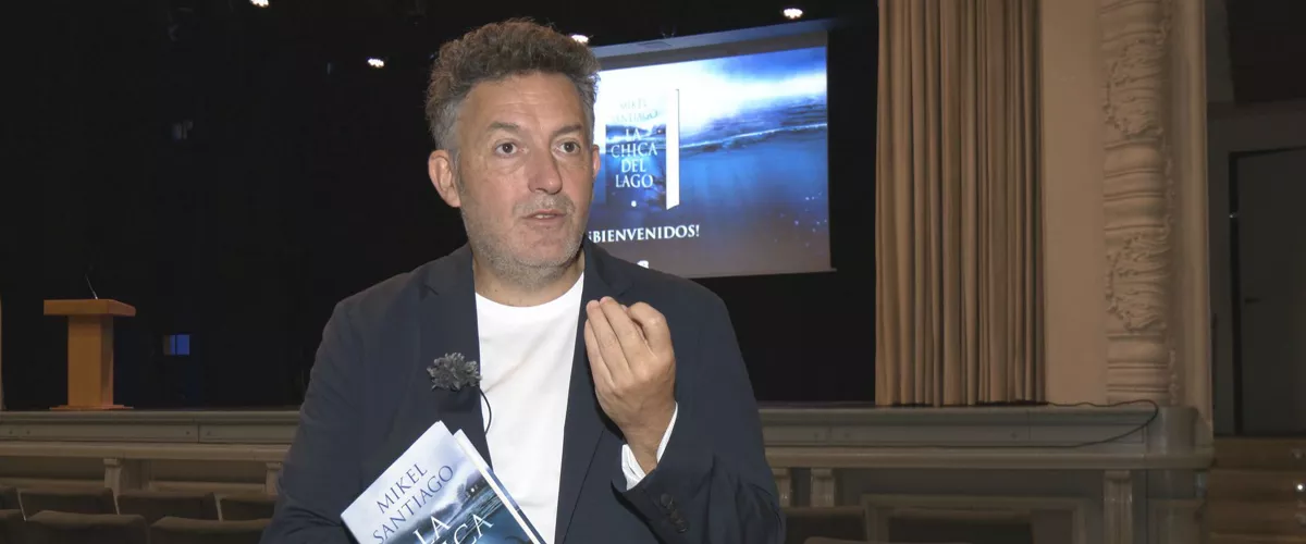 Mikel Santiagok "La chica del Lago" eleberria aurkeztu du Bilbon