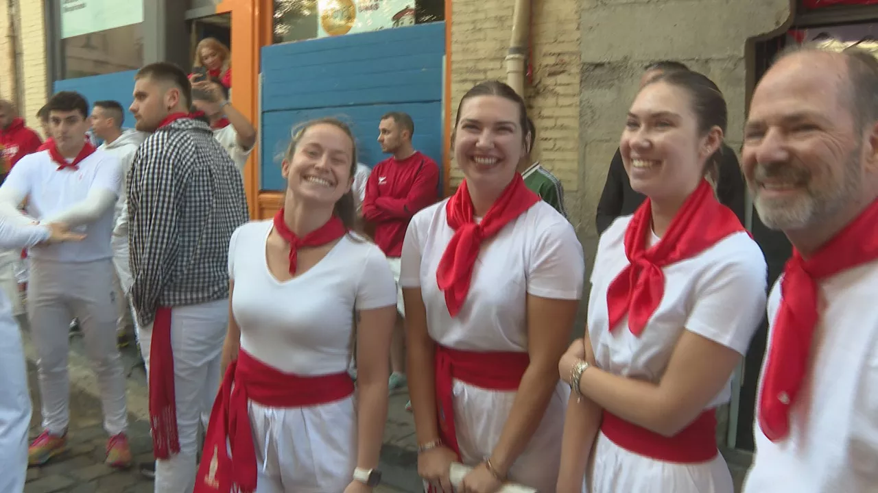 mujeres en el encierro emakumeak entzierroan
