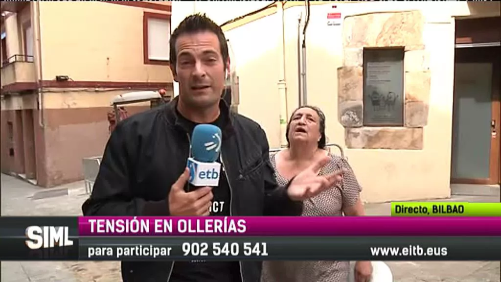 El periodista Roberto Vázquez en el barrio Ollerías de Bilbao. Foto: EITB