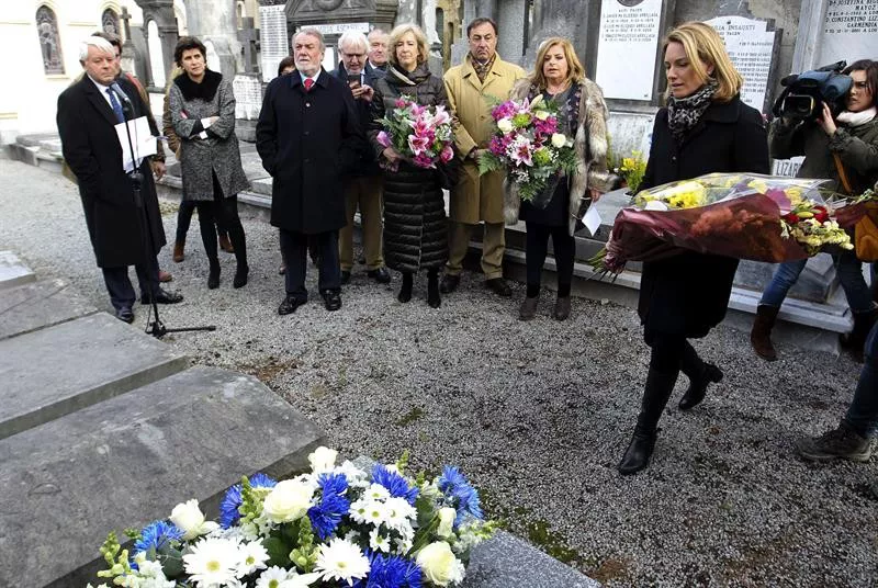 Gregorio Ordoñezi omenaldia egin diote Polloeko hilerrian. Argazkia: EFE