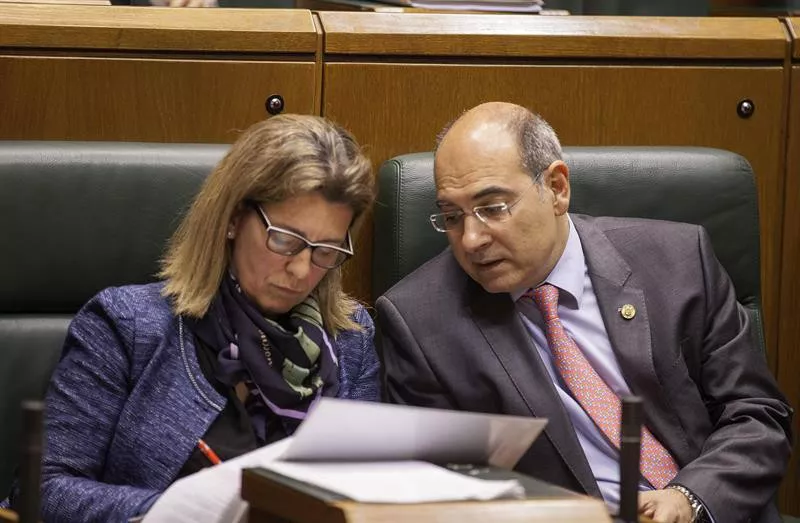 Ana Oregi Ingurugiro eta Lurralde Politika sailburua.