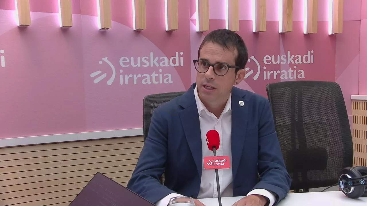 Pello Otxandiano EH Bilduko legebiltzarkidea Euskadi Irratiko ‘Faktoria’ irratsaioan izan da, eta Bilbon herritarrek egindako protesta itxaropenerako zirrikitu bat dela azpimarratu du.