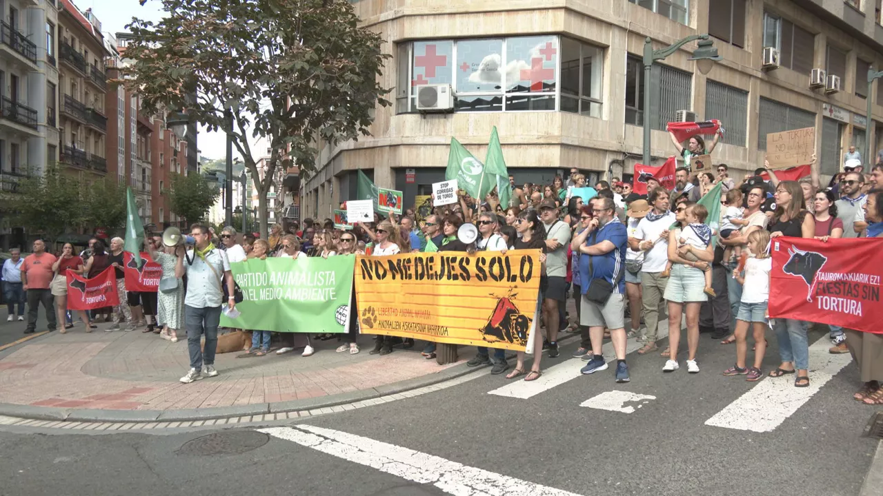 Protesta de PACMA en Bilbao