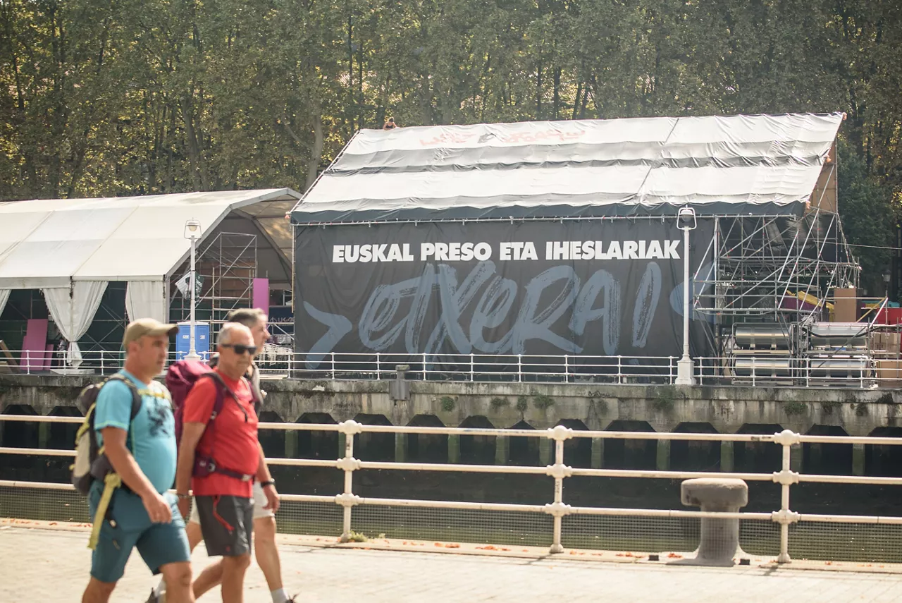 Txoribarrote konpartsa. Argazkia: EFE