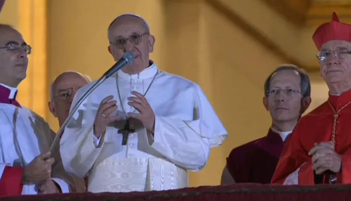 Elizak barkamena eska dezan exijitu diote frankismoaren biktimek Aita Santuari