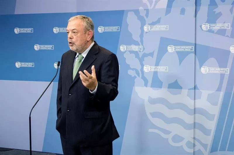 Pedro Azpiazu Eusko Jaurlaritzako Ogasun eta Ekonomia ministroa. Argazkia: EFE