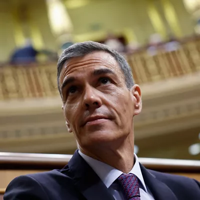 MADRID, 09/07/2025.- El presidente del Gobierno, Pedro Sánchez, a su llegada para asistir el pleno del Congreso de los Diputados este miércoles. EFE/ Javier Lizon
