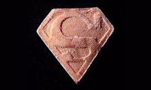 Habitualmente se presenta con el símbolo de Superman. Foto: Departamento de Interior