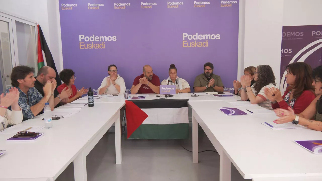 El coordinador general de Podemos Euskadi, Richar Vaquero, ha presidido el encuentro y ha enfatizado que su papel como partido "es claro, ser útiles en las instituciones vascas con propuestas concretas que mejoren la vida de la ciudadanía y ejercer una fiscalización rigurosa y constructiva".