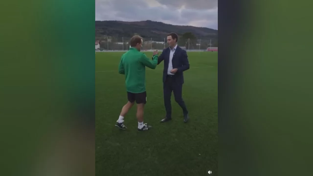 El lehendakari y el seleccionador Jagoba Arrasate se anima con un bertso: “Herria gogotsu dago”