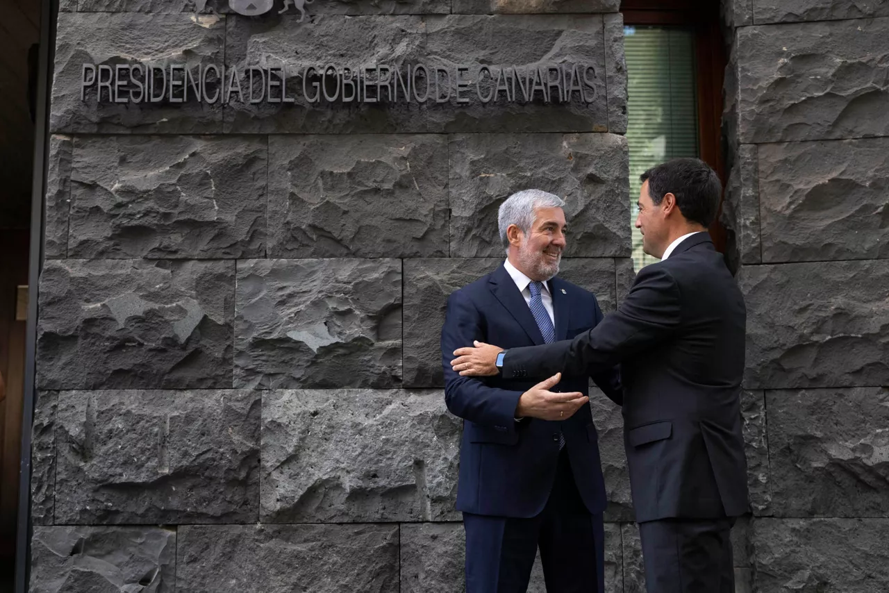 El lehendakari Imanol Pradales y el presidente de Canarias Fernando Clavijo.