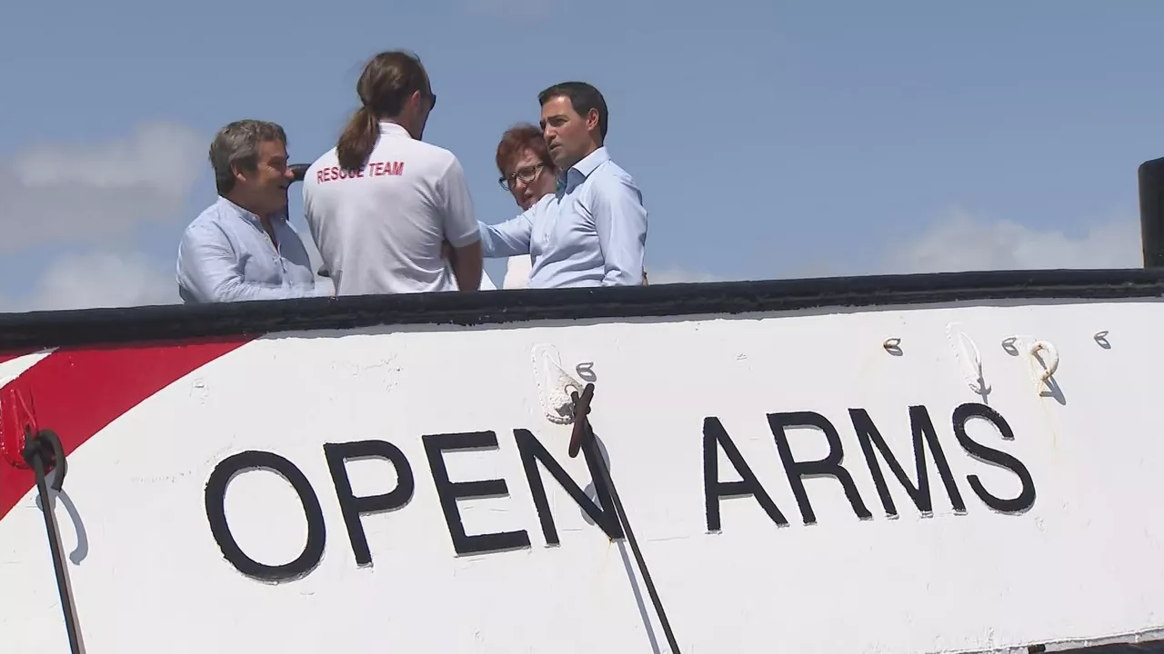 Pradales visita el Open Arms