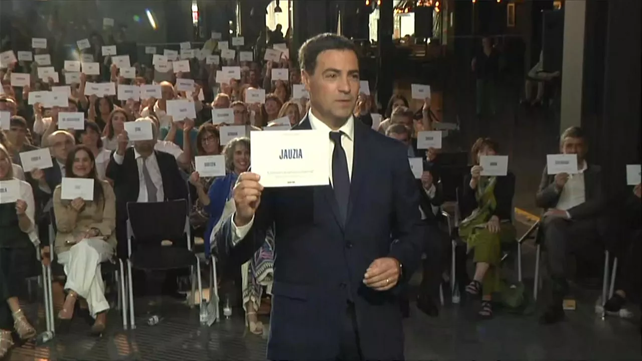 Imanol Pradales lehendakaria Jauzia Gara ekitaldian, Bilboko Azkuna Zentroan.