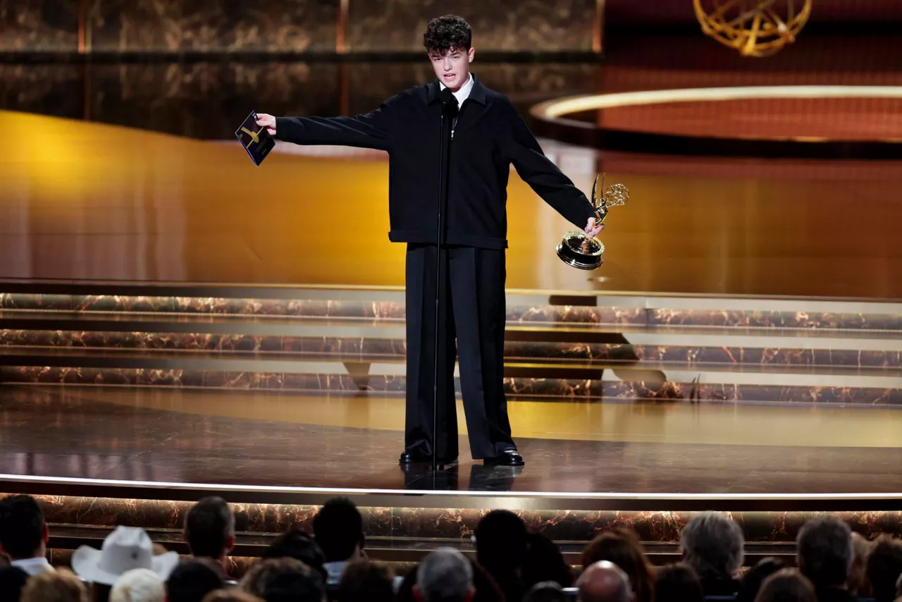 LOS ANGELES (United States), 15/09/2025.- British actor Owen Cooper accepts the Emmy for Outstanding Supporting Actor in a Limited or Anthology Series or Movie for 'Adolescence' during the 77th annual Emmy Awards ceremony held at the Peacock Theater in Los Angeles, California, USA, 14 September 2025. The Emmys celebrate excellence in national primetime television programming. EFE/EPA/ALLISON DINNER
