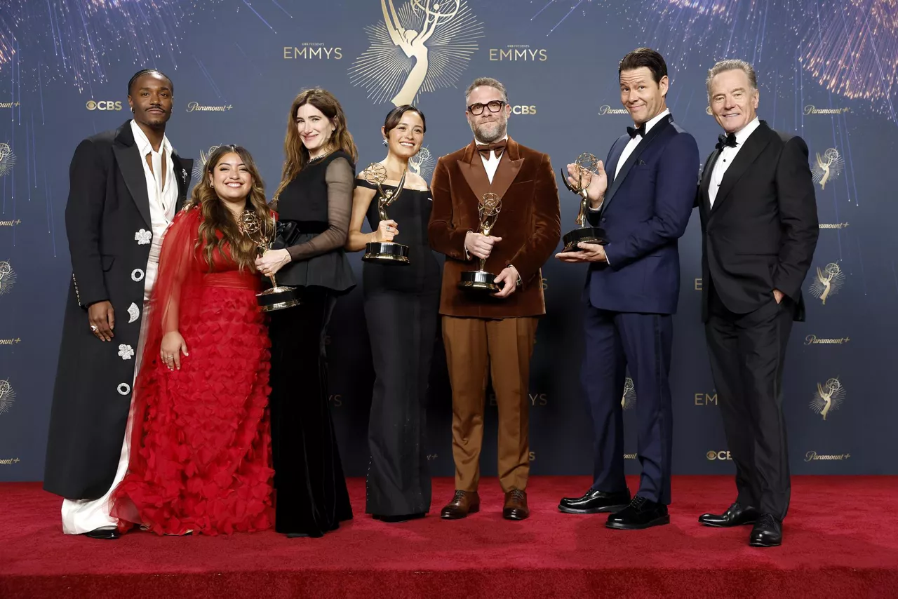 "The Studio" telesaileko lantaldea Emmy sarietan. Argazkia: EFE