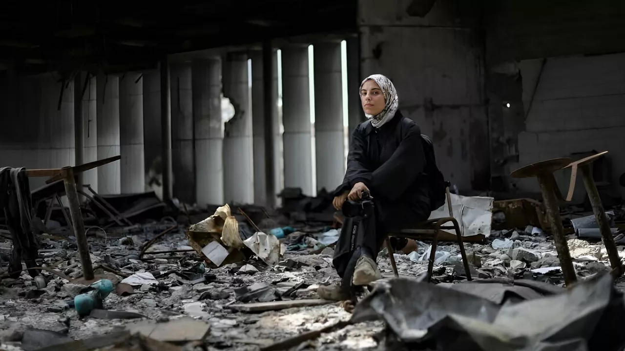 'Put Your Soul on Your Hand and Walk'. 
La película que se podrá ver en Zinemakumeak Gara relata los efectos del conflicto palestino a través de videollamadas de la directora iaraní Sepideh Farsí con la periodista Fatma Hassona.