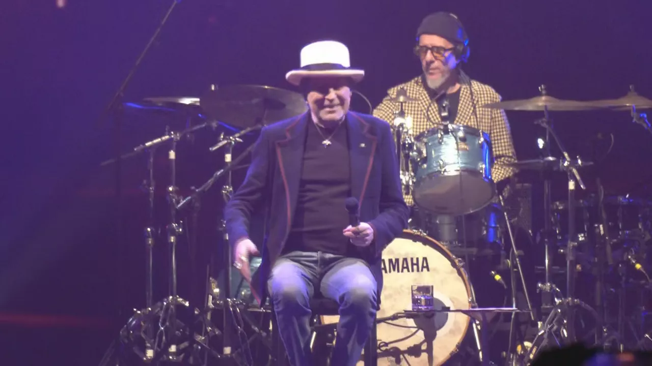 Joaquín Sabina BECen, "Hola y adiós" birako kontzertuan. 