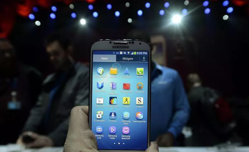 Samsung etxeko telefono bat. Konpainiak ez du oraindik telefono berriaren irudirik zabaldu. EiTB
