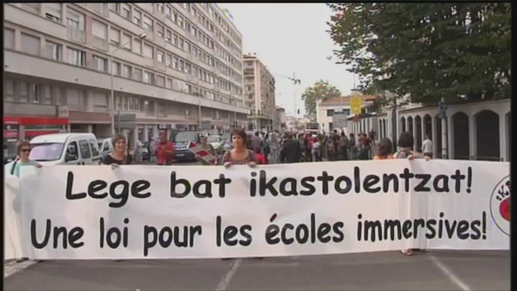 Movilización a favor de las ikastolas de Ipar Euskal Herria.
