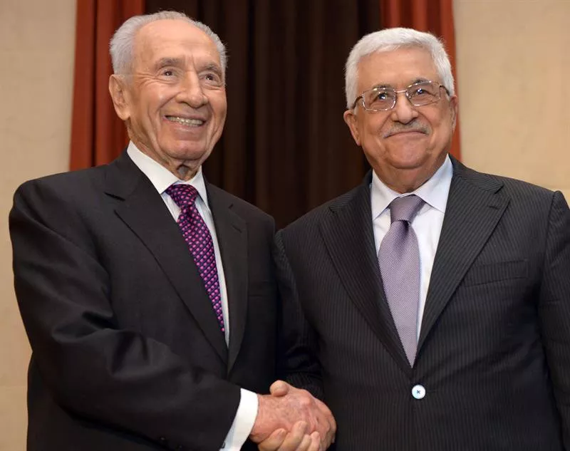 Peres eta Abas, 1993ko argazki batean. Iturria: EFE