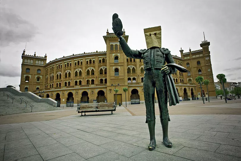 Intervención de la serie "Statue", del artista madrileño Spy, que estará en Bilbao.