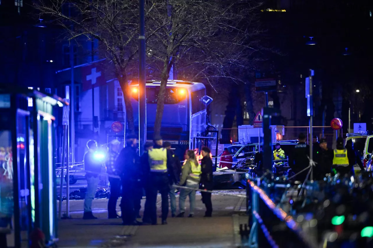 Autobus arrolla a gente en Estocolmo