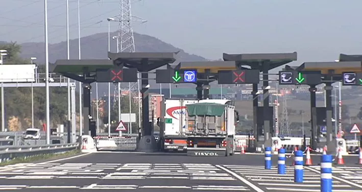 Transbisa, cuyos trabajadores están llamados a paros parciales, gestiona la Supersur. EiTB