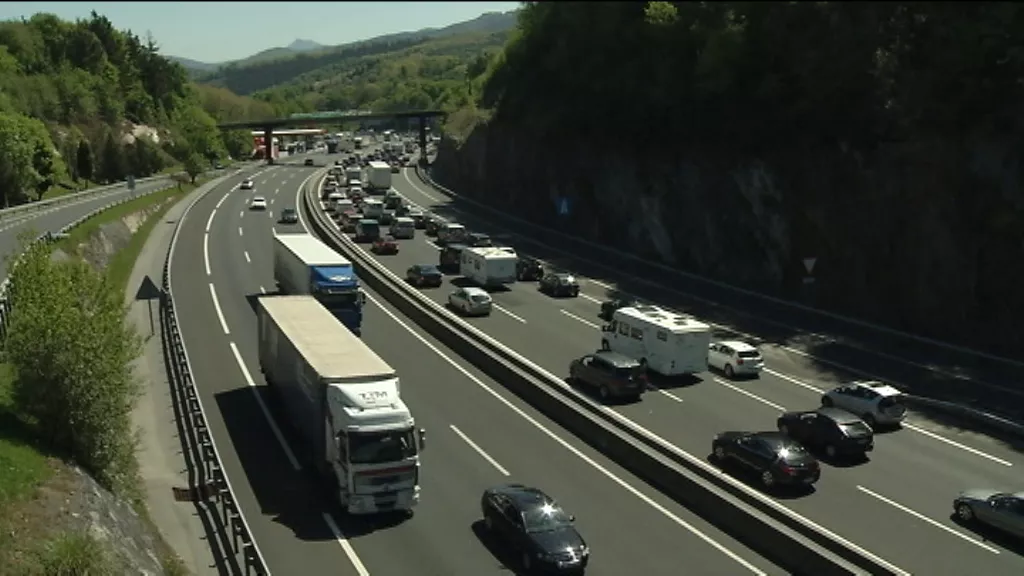 Trafikoak gora egin du Aste Santuan