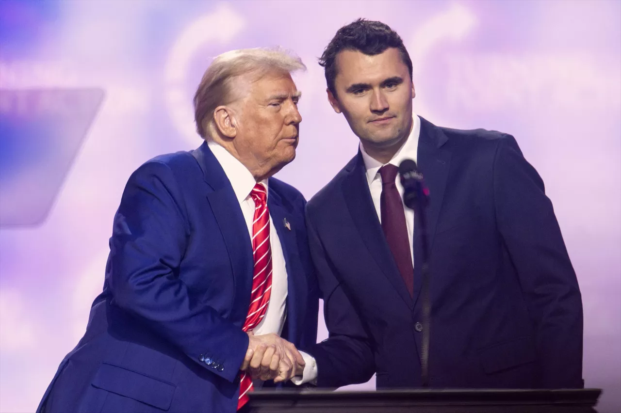 (Foto de ARCHIVO)

December 22, 2024 - Phoenix, Arizona, USA - DONALD TRUMP and CHARLIE KIRK, founder of Turning Point USA's AmericaFest 2024.



Europa Press/Contacto/Brian Cahn

22/12/2024