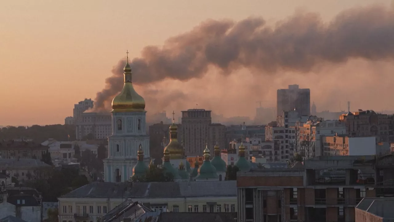 Rusia lanza un ataque masivo con más de 800 drones y una docena de misiles contra Ucrania