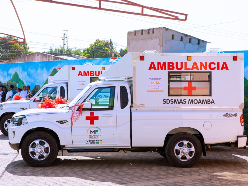Eni Rovuma Basin consegna delle ambulanze a sostegno dei servizi per la salute materno infantile nella provincia di Maputo 