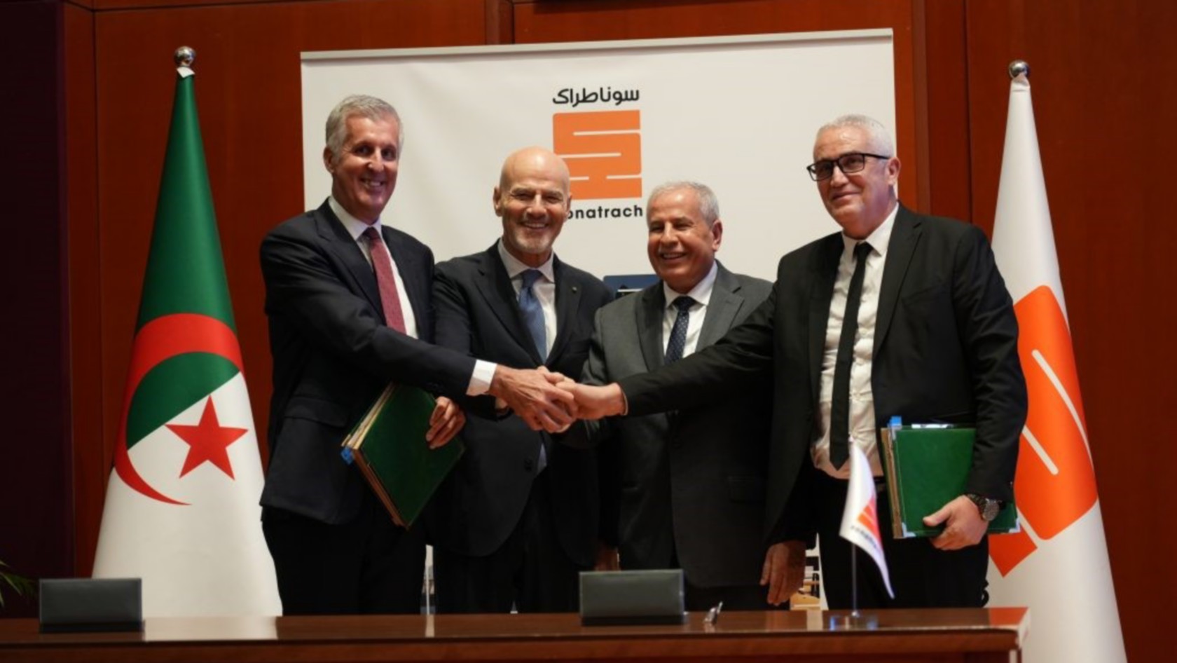 The President of the Republic of Algeria Abdelmadjid Tebboune meets Eni CEO Claudio Descalzi
