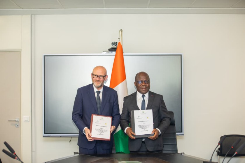 In the pic, Eni Foundation President Domenico Giani and the Ivorian Minister of Health Pierre Dimba