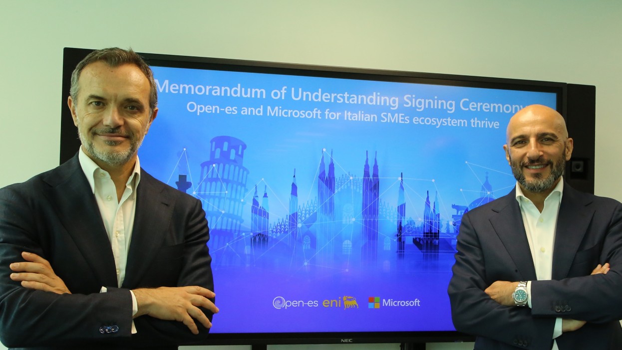 Vincenzo Esposito, CEO di Microsoft Italia e Costantino Chessa, Head of Procurement di Eni