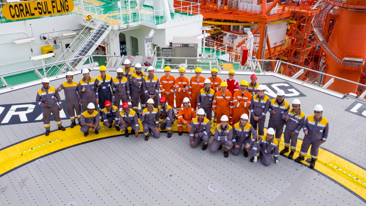 Foto del team di lavoro a bordo della nave Coral Sul