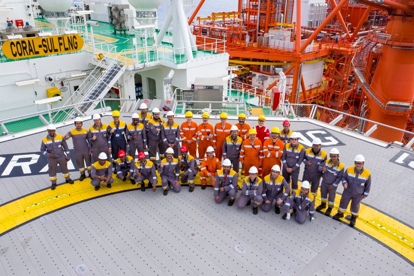 Foto del team di lavoro a bordo della nave Coral Sul