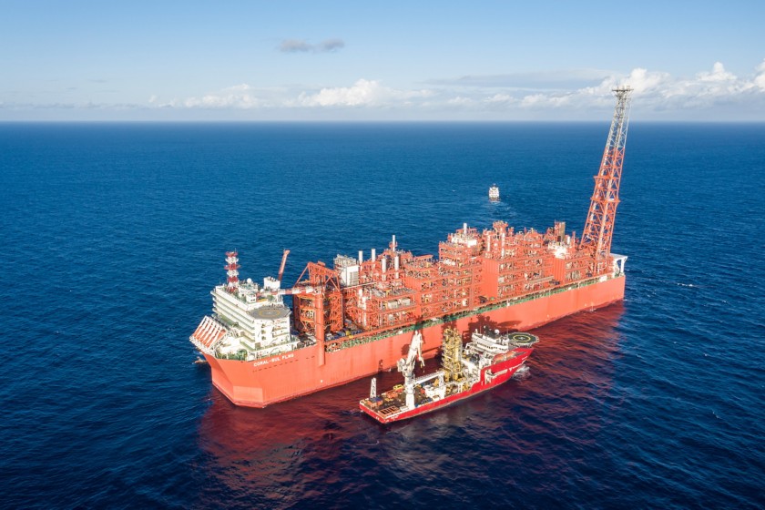 L’impianto galleggiante, innovativo e sostenibile, produce gas naturale liquefatto Coral Sul in mare