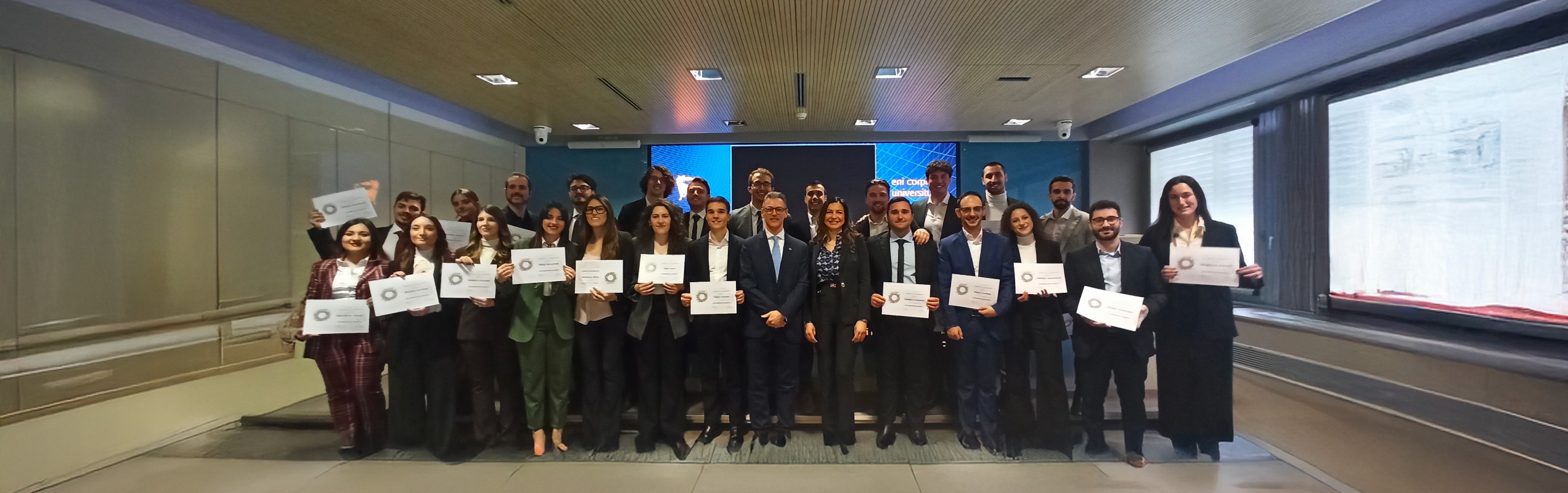 foto di gruppo studenti eni academy