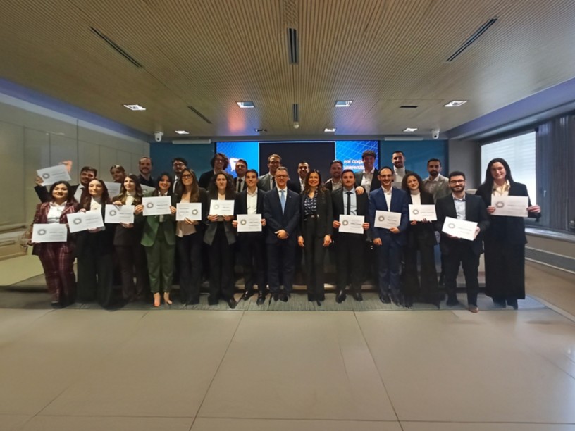 foto di gruppo studenti eni academy