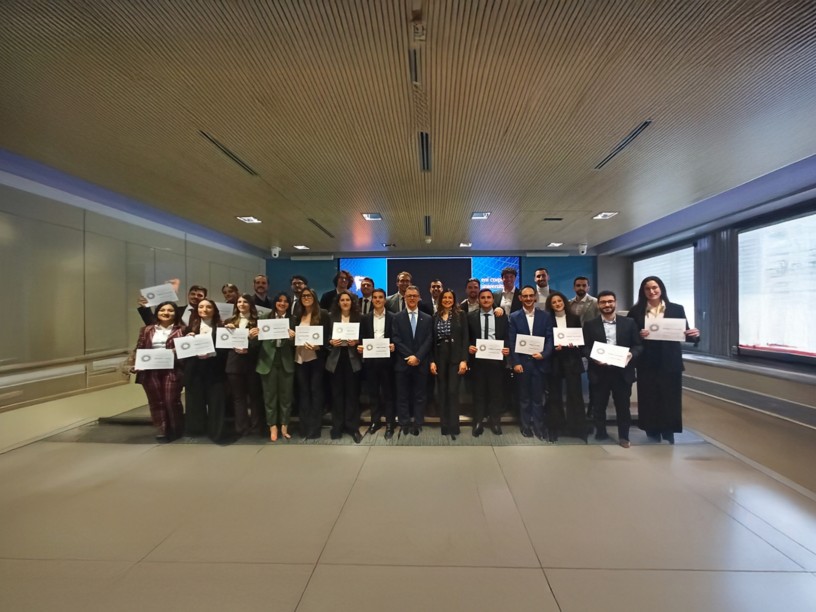 foto di gruppo studenti eni academy