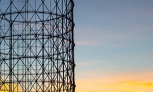 Il Gazometro di Roma al tramonto