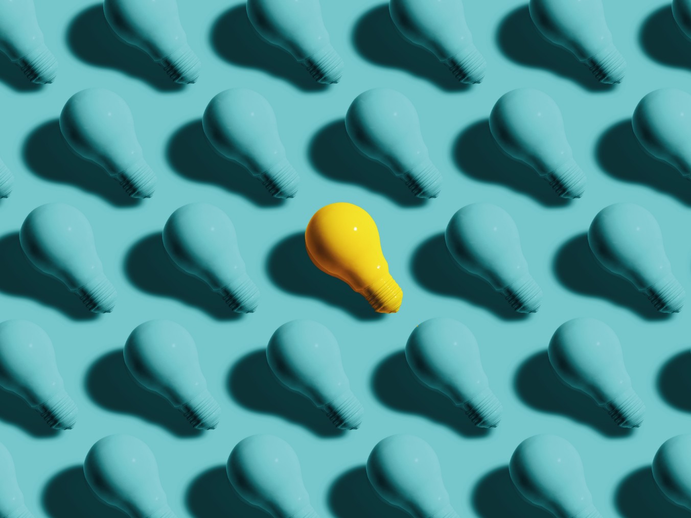Visual Eni award, tante lampadine azzure, solo una gialla.
