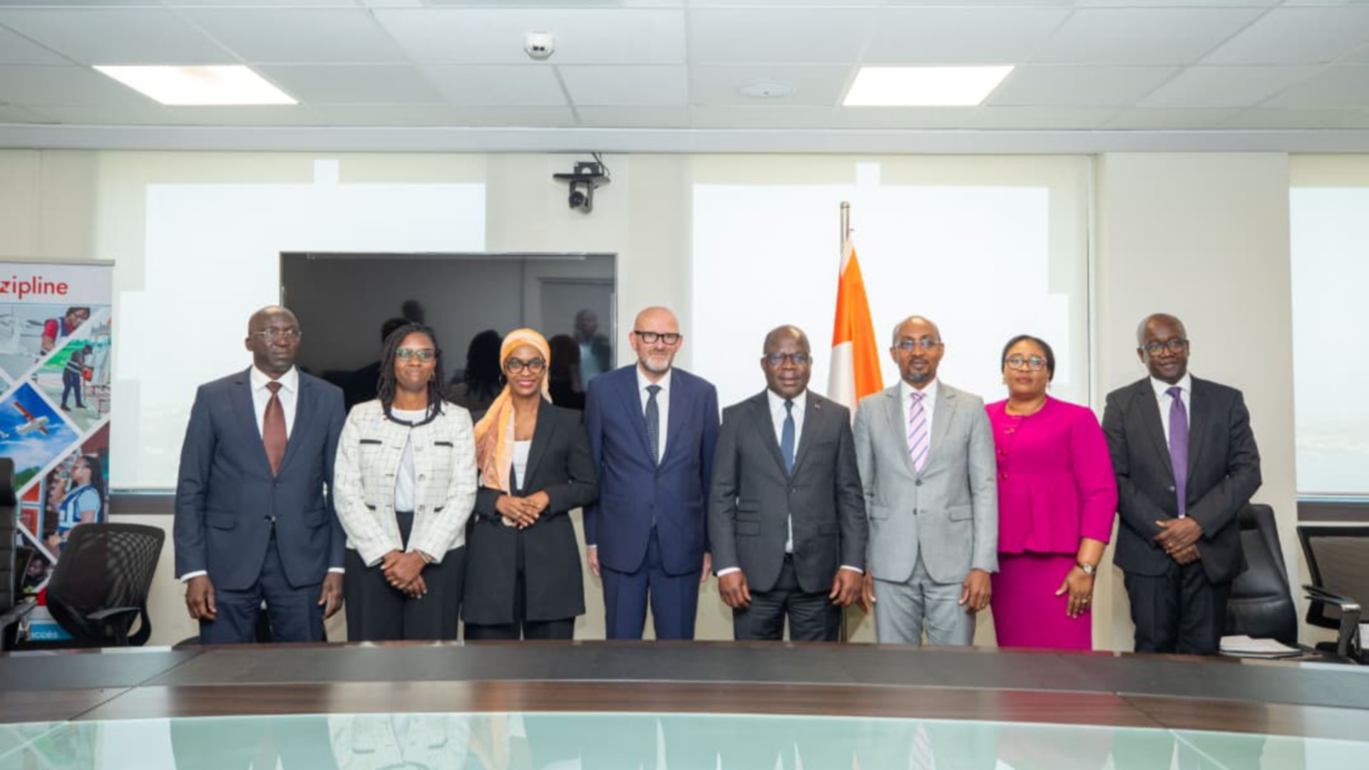 Family picture during the signing ceremony of the Memorandum of Understanding between Eni Foundation and the Ministry of Health of Côte d'Ivoire