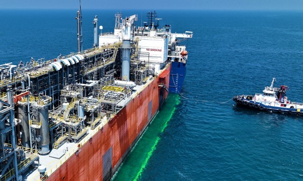 Vista della nave in mare