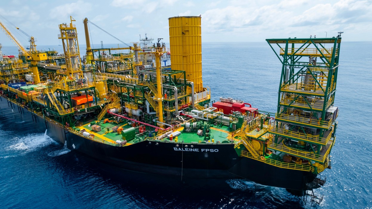 La nave FPSO Baleine in mare