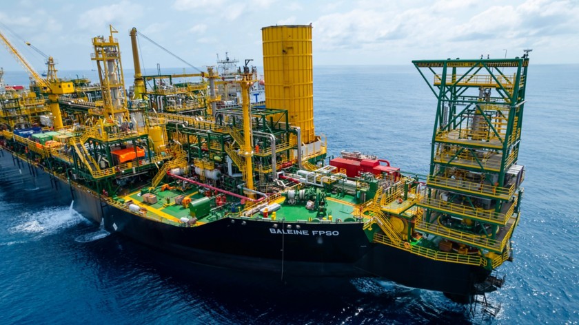 La nave FPSO Baleine in mare