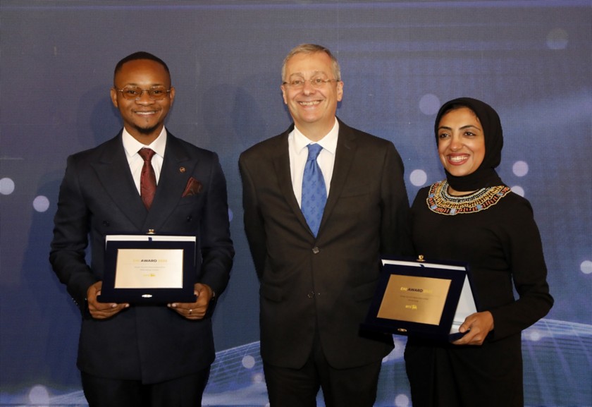 The winners of the "Young Talents from Africa" Prize: Asengo Gerardin Mabia (Côte d’Ivoire) and Shimaa Farag (Cairo, Egypt) pose with the award they received